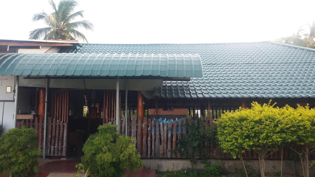 Shan Guest And Restaurant Nilaveli Exterior photo
