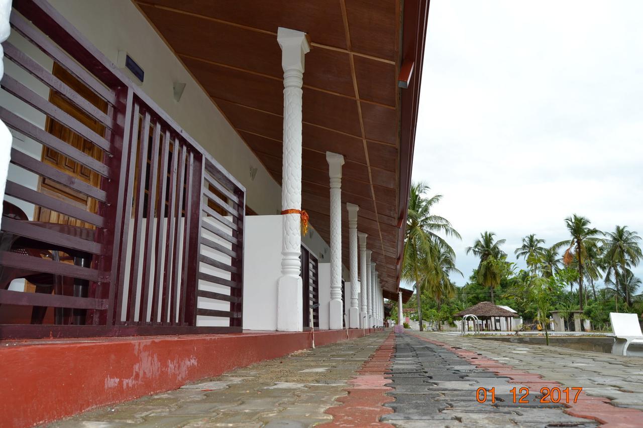 Shan Guest And Restaurant Nilaveli Exterior photo