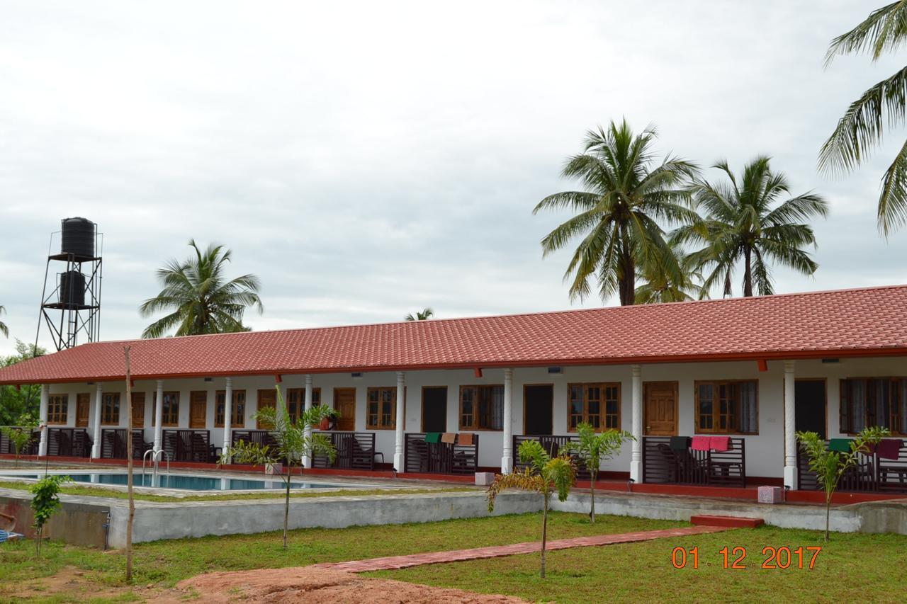 Shan Guest And Restaurant Nilaveli Exterior photo