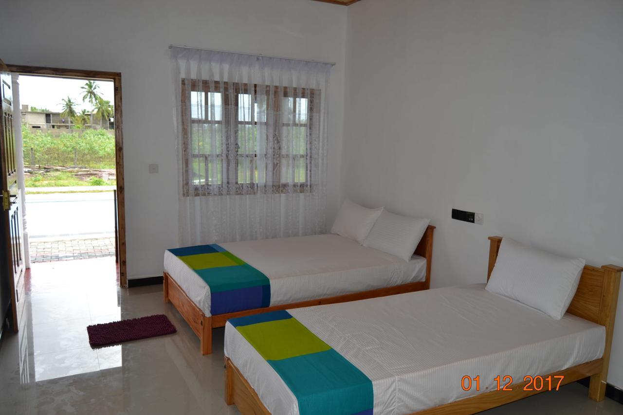 Shan Guest And Restaurant Nilaveli Exterior photo