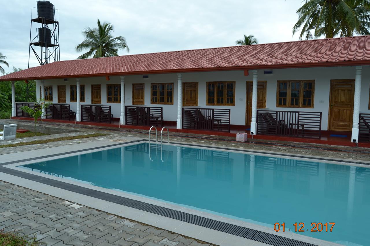 Shan Guest And Restaurant Nilaveli Exterior photo