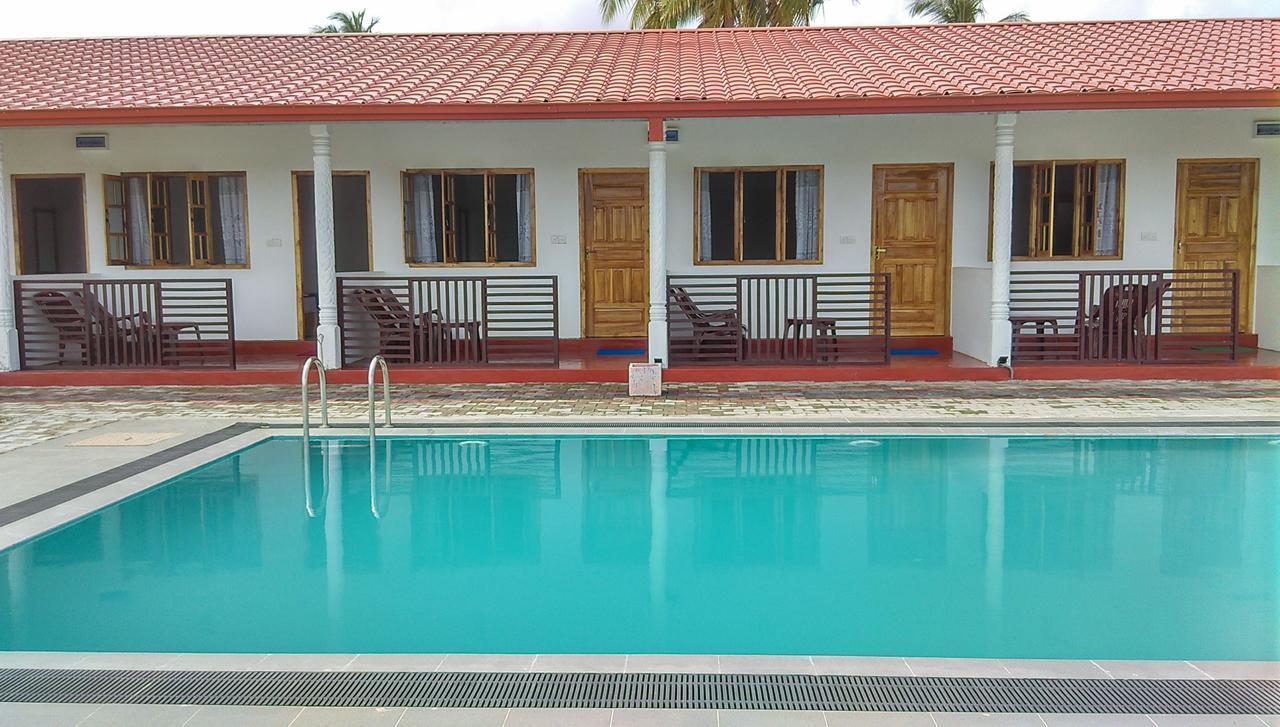 Shan Guest And Restaurant Nilaveli Exterior photo