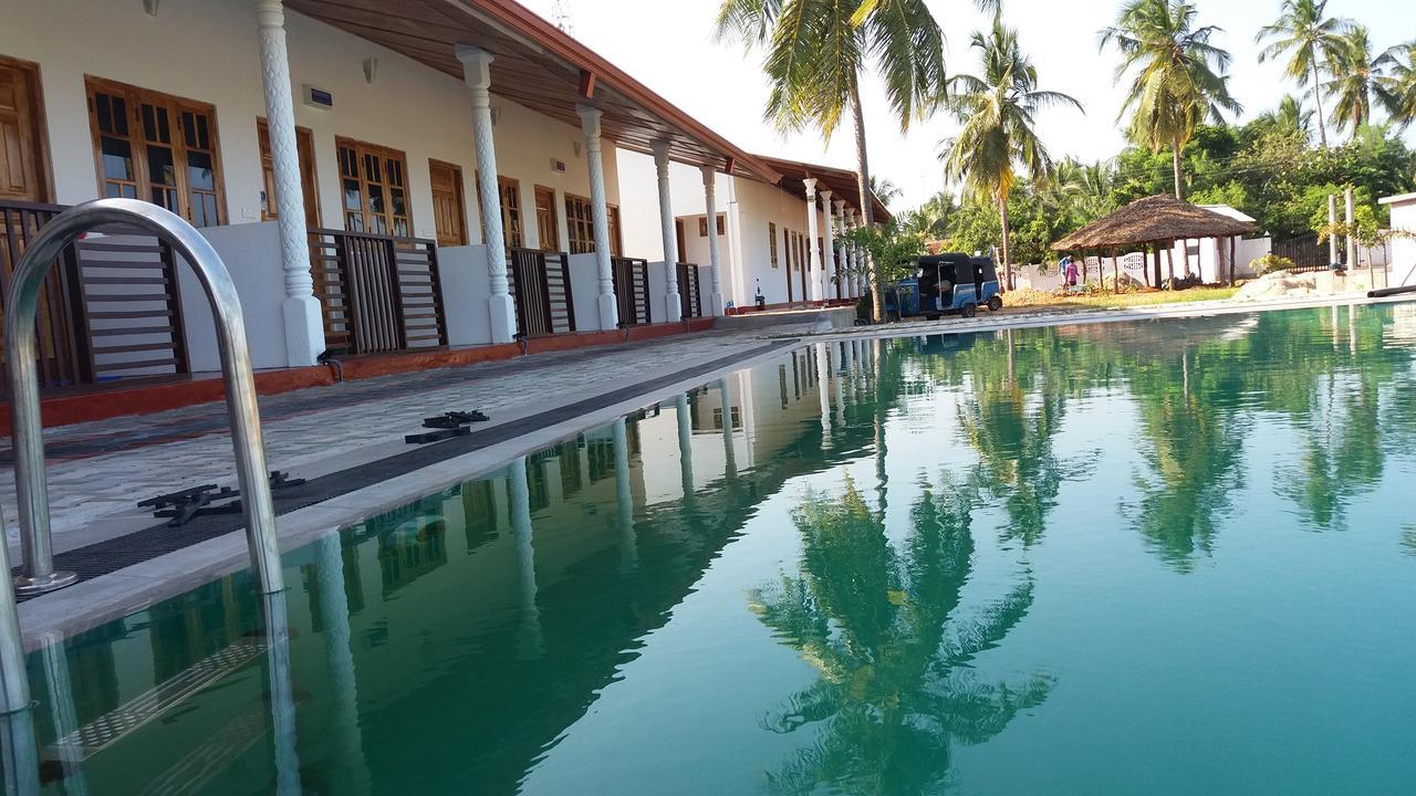 Shan Guest And Restaurant Nilaveli Exterior photo