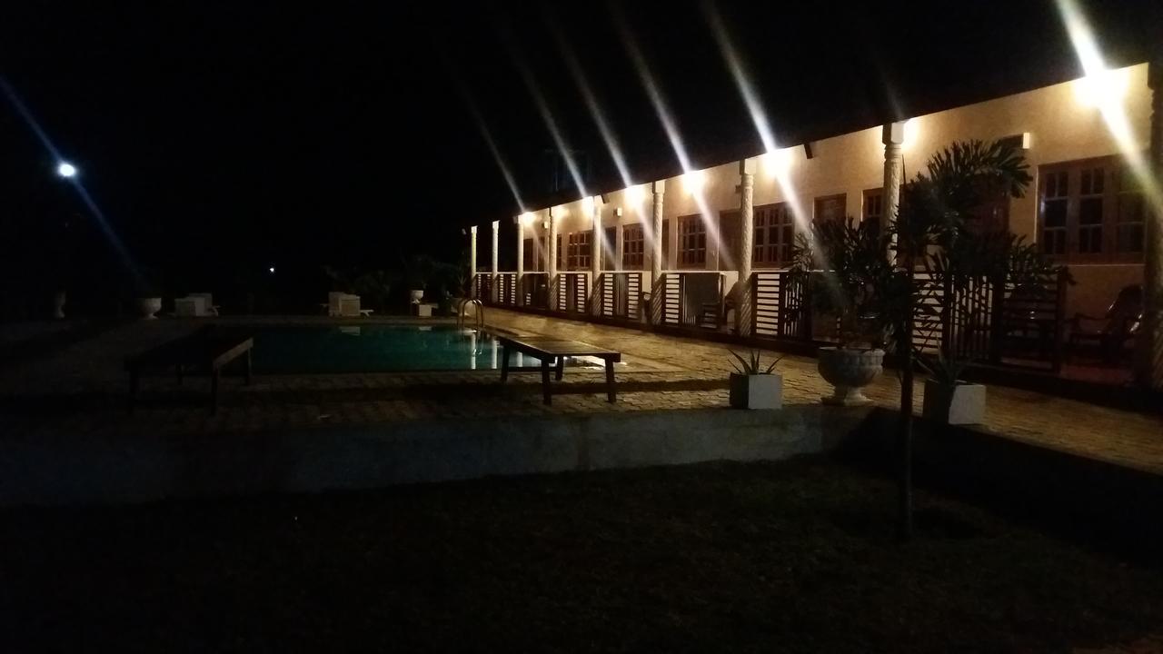 Shan Guest And Restaurant Nilaveli Exterior photo
