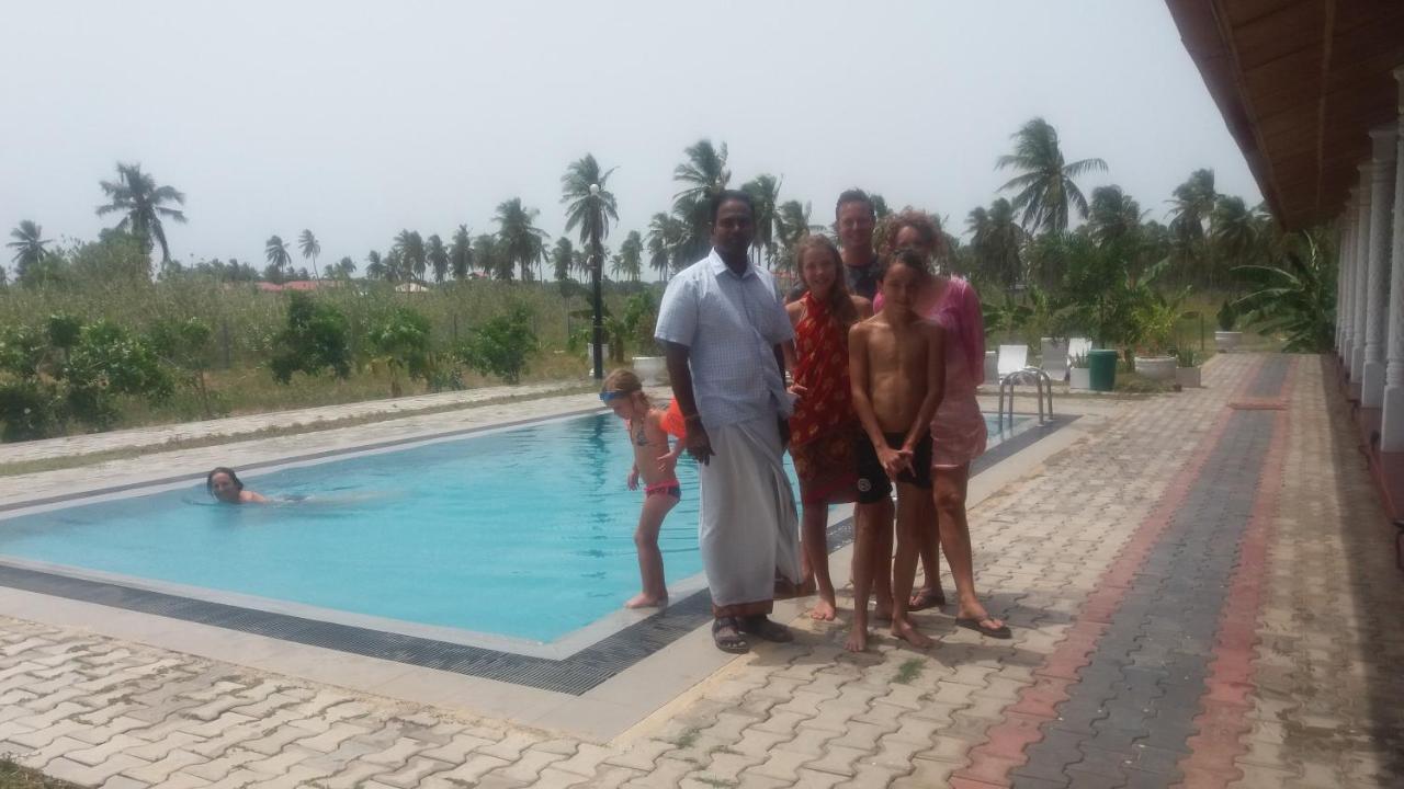 Shan Guest And Restaurant Nilaveli Exterior photo