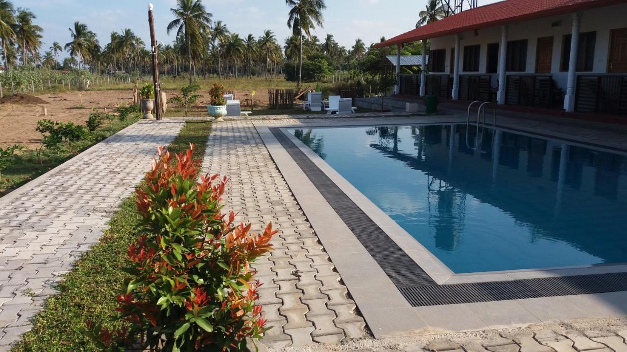 Shan Guest And Restaurant Nilaveli Exterior photo
