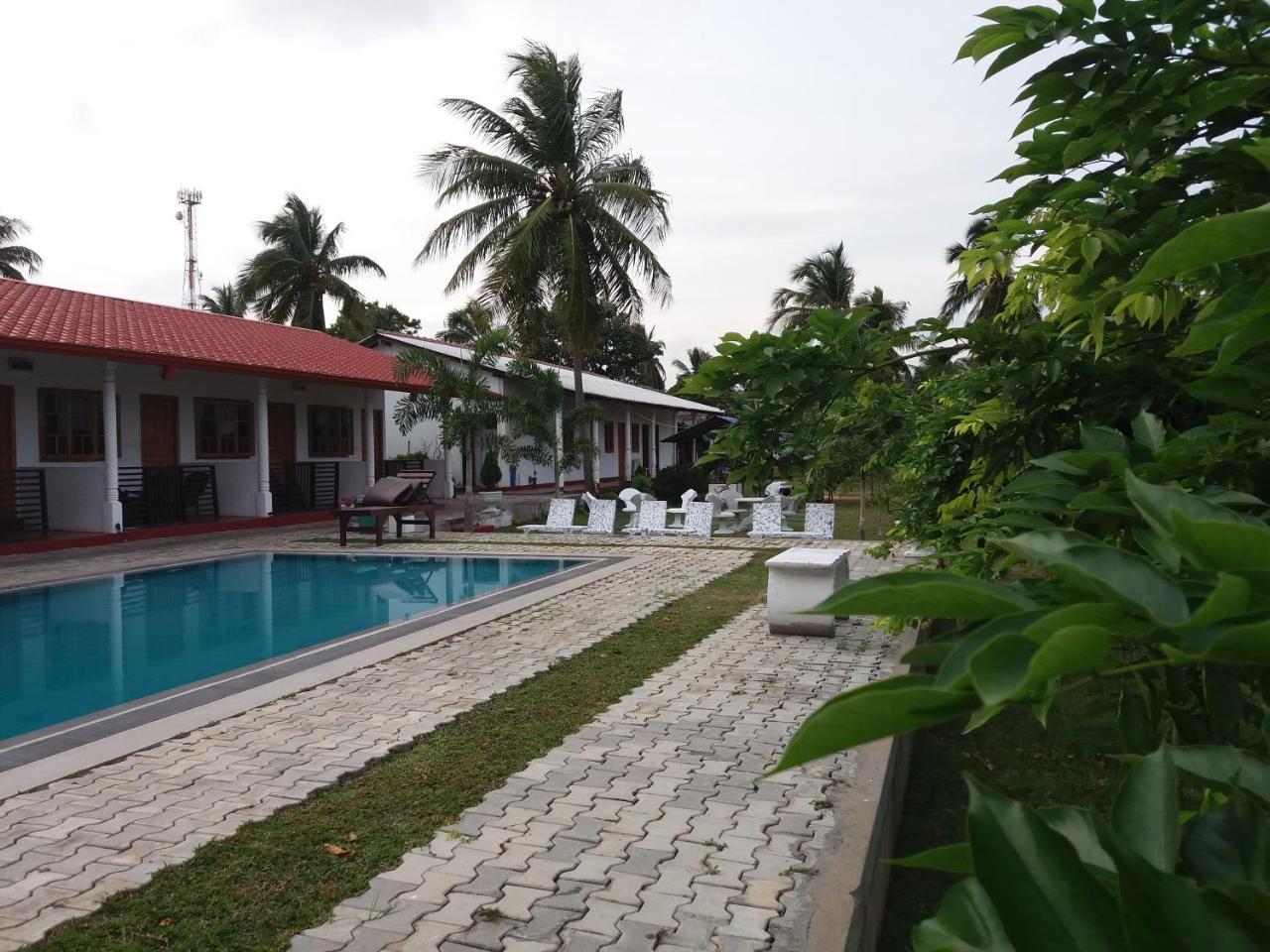 Shan Guest And Restaurant Nilaveli Exterior photo