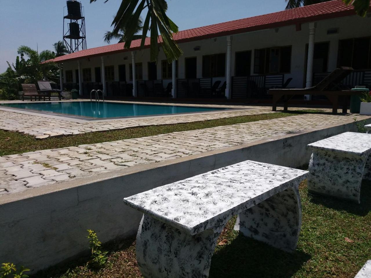 Shan Guest And Restaurant Nilaveli Exterior photo