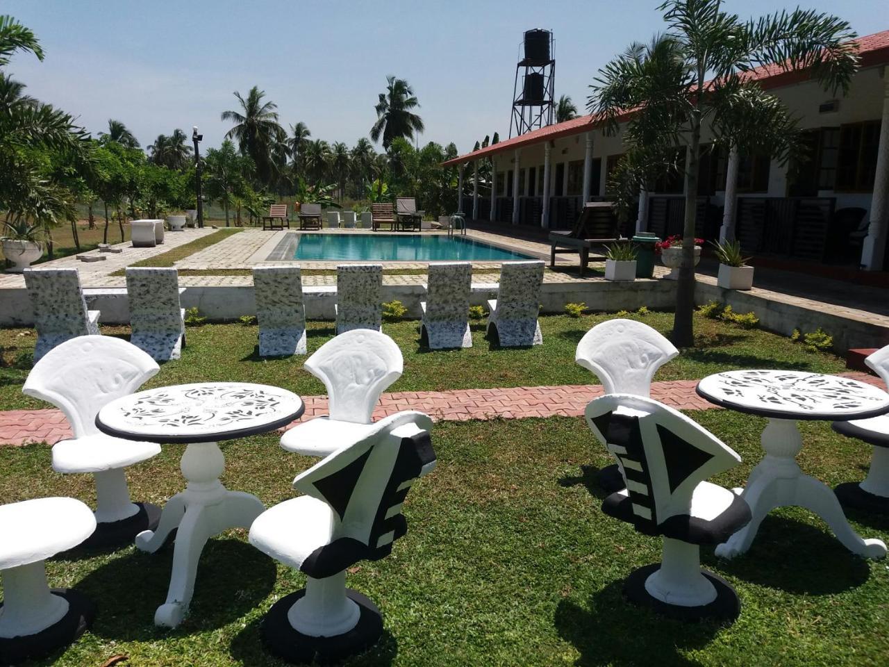 Shan Guest And Restaurant Nilaveli Exterior photo