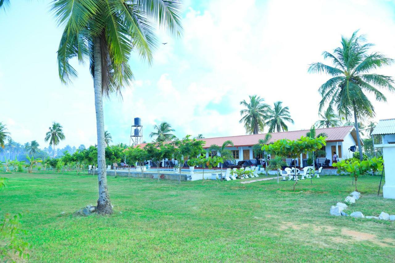 Shan Guest And Restaurant Nilaveli Exterior photo