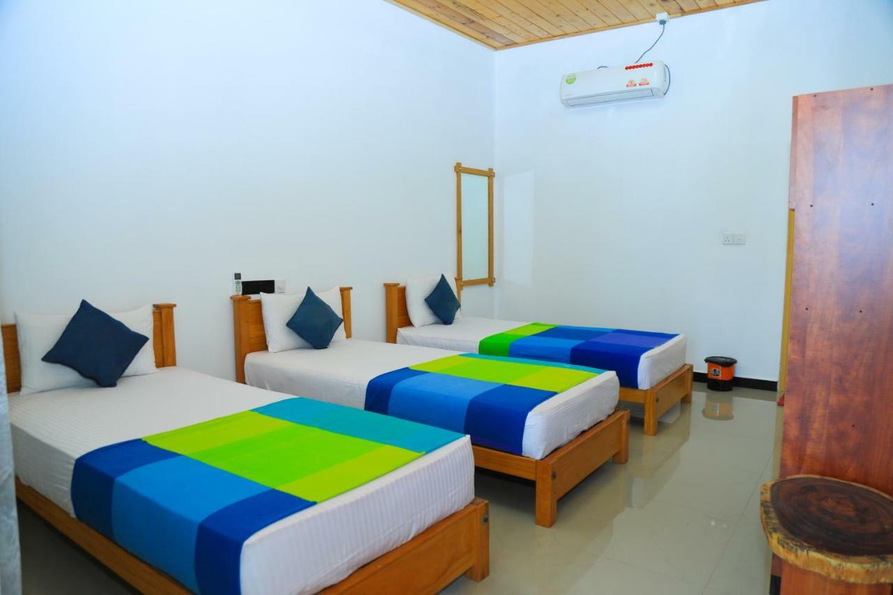 Shan Guest And Restaurant Nilaveli Exterior photo