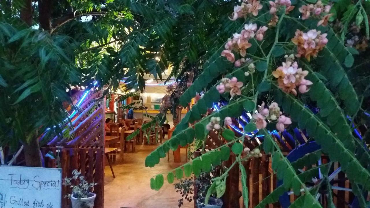 Shan Guest And Restaurant Nilaveli Exterior photo