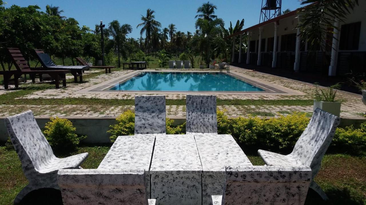 Shan Guest And Restaurant Nilaveli Exterior photo